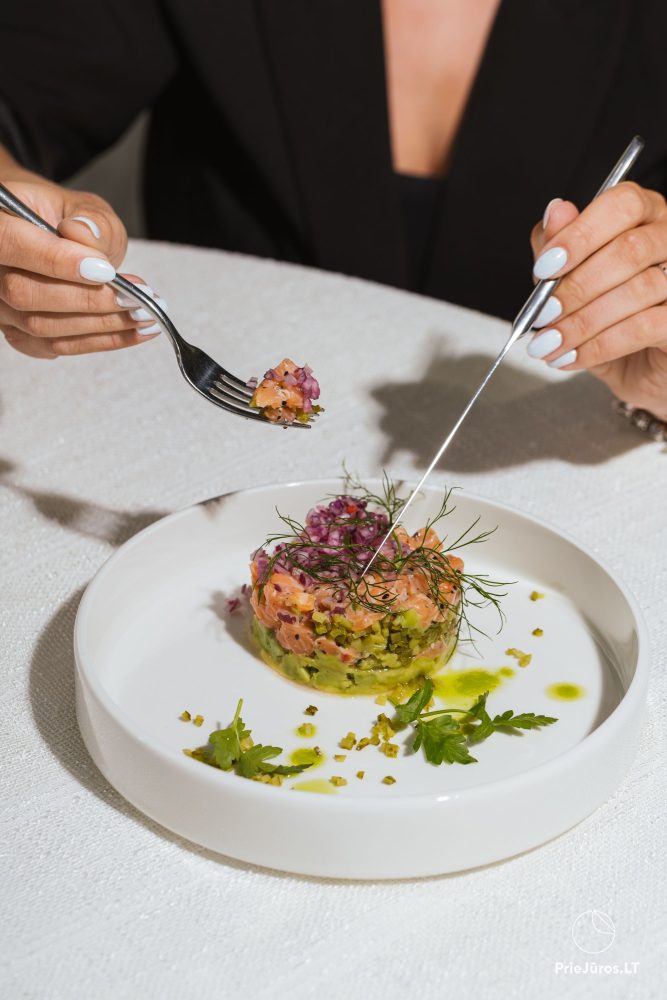 Restaurant „grás“ in Palanga - eine Umgebung von subtiler Eleganz und modernem Minimalismus für Ihre perfekte Zeit!