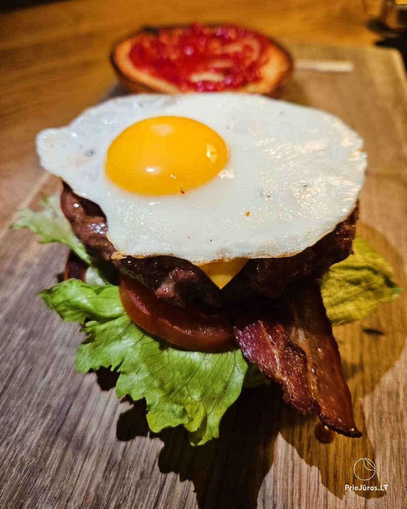 IQ Bar – ein Paradies für Grillgerichte in der Altstadt von Klaipėda
