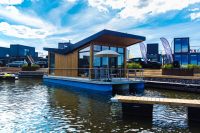 Häuser auf dem Wasser "Twin Boats" - Produktion und Verkauf