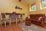 Familienapartment (Zweizimmer) im zweiten Stock mit Balkon Nr. 7