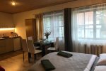 Nr. 5 Geräumiges Dreibettzimmer mit separatem Eingang und Balkon