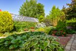 Privaten Hof mit einem Garten, Gartenmöbel, Pergola, Kinderspielplatz, PKW-Parkplatz - 5