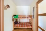 Einzimmerwohnung im Erdgeschoss mit separatem Eingang und Terrasse (2+2) - "Zefir"