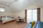 Nr. 6 Doppelzimmer (2 + 1) im dritten Stock. 26m² - 1