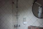 Common kitchen, showers, WCs