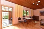 Holzhaus mit Terrasse - 1