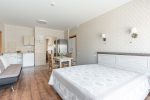 Nr. 7 Dreibettzimmer im Erdgeschoss mit Miniküche - 2