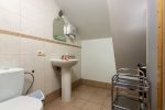 Geräumiges Vierbettzimmer mit Gemeinschaftseinrichtungen im zweiten Stock - 5