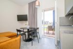 Orangefarbenes Apartment mit Terrasse für 4 Personen, 40 qm. - 4