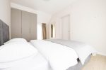 Cremefarbene Cottage-Apartments im zweiten Stock mit Balkon für 4 Personen. 40 qm. - 5