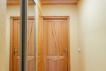 Nr. 4 Zimmer mit einem Doppelbett und separatem Badezimmer im ersten Stock. - 4