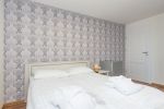 Nr. 5 Zimmer mit einem Doppelbett und separatem Badezimmer, Balkon und Klimaanlage im zweiten Stock. - 4