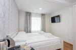 Nr. 8 Zimmer mit einem Doppelbett und separatem Badezimmer im zweiten Stock. - 2