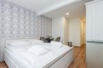 Nr. 9 Zwei miteinander verbundene Zimmer (zwischen den Zimmern befindet sich eine Tür) mit einem Doppel- und einem Einzelbett sowie einem separaten Badezimmer im zweiten Stock. - 1