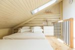 Zweistöckige Apartments. Außerhalb der Saison – von 109 bis 115 Eur / Nacht. In der Saison – von 127 bis 132 Eur / Nacht.