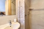 4. Vierbettzimmer im zweiten Stock mit Blick auf die Lagune und Balkon - 3