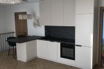 Apartments im zweiten Stock mit Balkon, in denen bis zu 6 Personen bequem untergebracht werden können. - 2