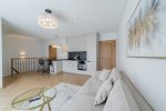 Apartments im zweiten Stock mit Balkon, in denen bis zu 6 Personen bequem untergebracht werden können. - 2