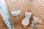 No. 1 Dreibettzimmer im ersten Stock mit separatem Eingang und Terrasse